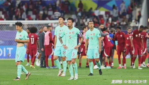 记者揭秘，出局之夜国足球员们情绪低落，竟无心情共进晚餐
